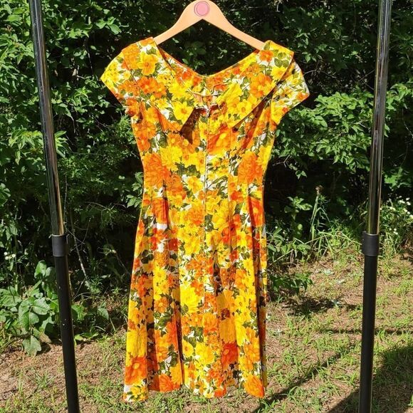 𝅺HANDMADE yellow floral short sleeve midi dress - Picture 2 of 14